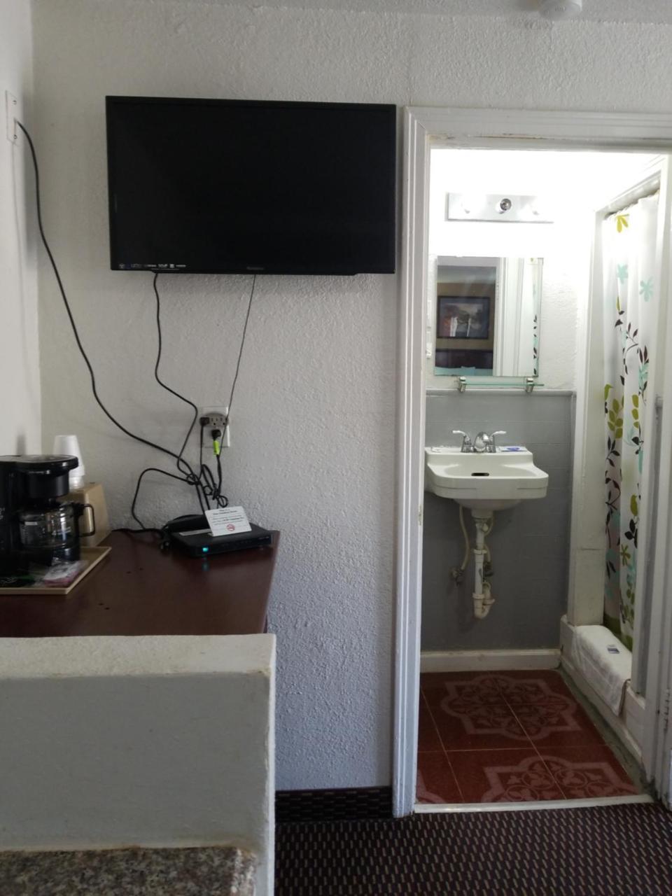 Budget Inn Hamilton Экстерьер фото